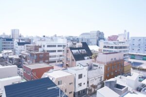サービス付き高齢者向け住宅で向いてる人とは？特徴・適性・他施設との違いを徹底解説 | サービス付き高齢者向け住宅 向いてる人 イメージ